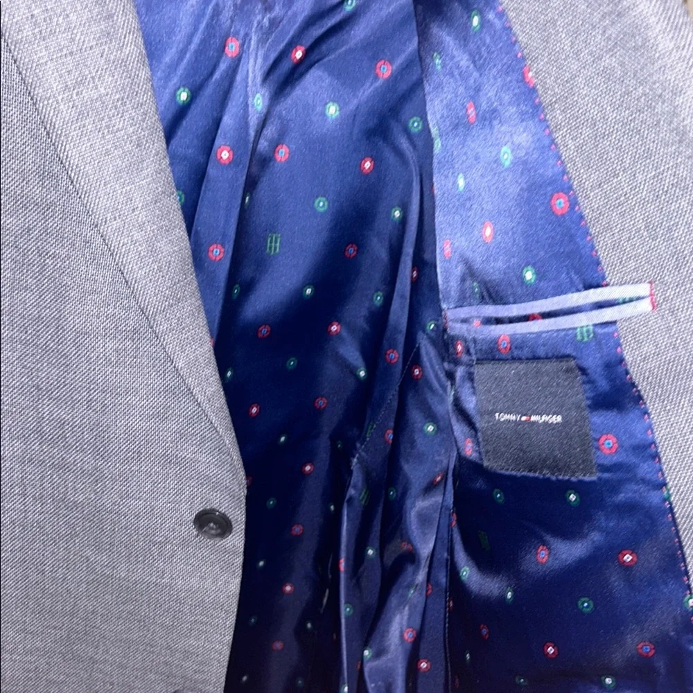 Tommy Hilfiger Men's Classic Gray Blazer - Picture 2 of 7